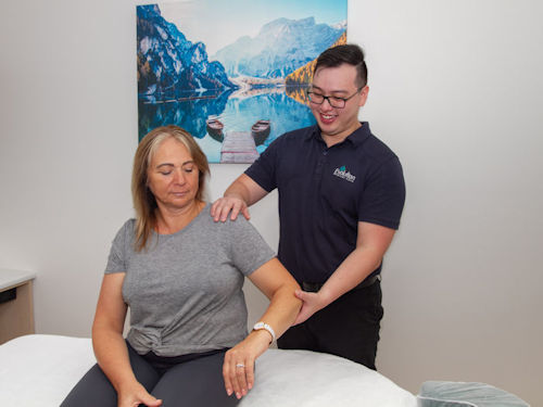 shoulder pain assessment by practitioner